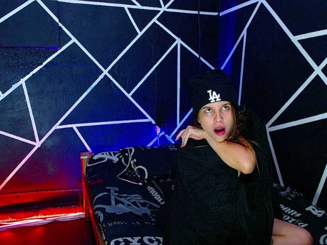 Live sex webcam photo for rosssexhot #272874118