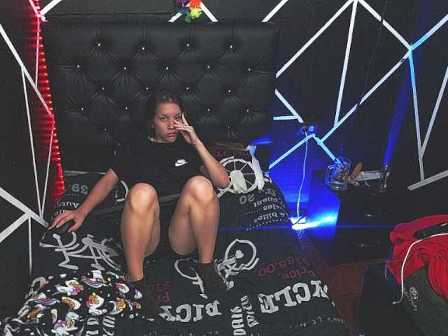 Live sex webcam photo for rosssexhot #272904410