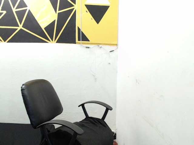 Live sex webcam photo for rosssexhot #272939701