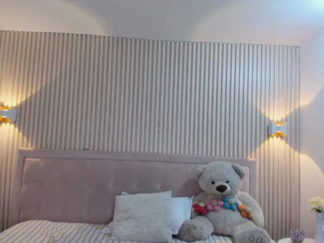 Live sex webcam photo for rousee #291299195