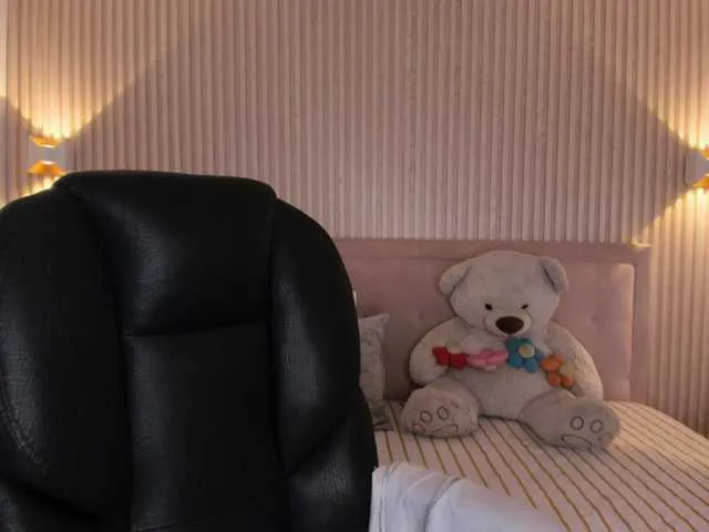 Live sex webcam photo for rousee #291301586