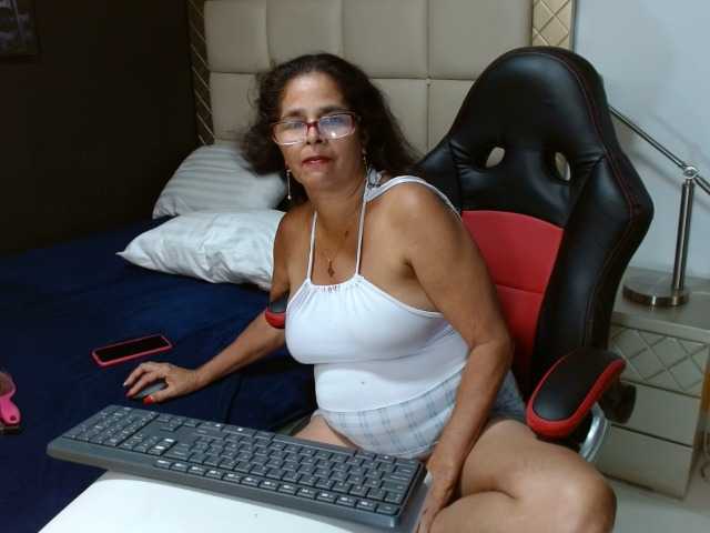 Live sex webcam photo for rousse-sexyandhot #276793341