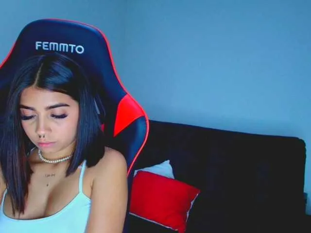 Live sex webcam photo for rousse-violeta #291107899