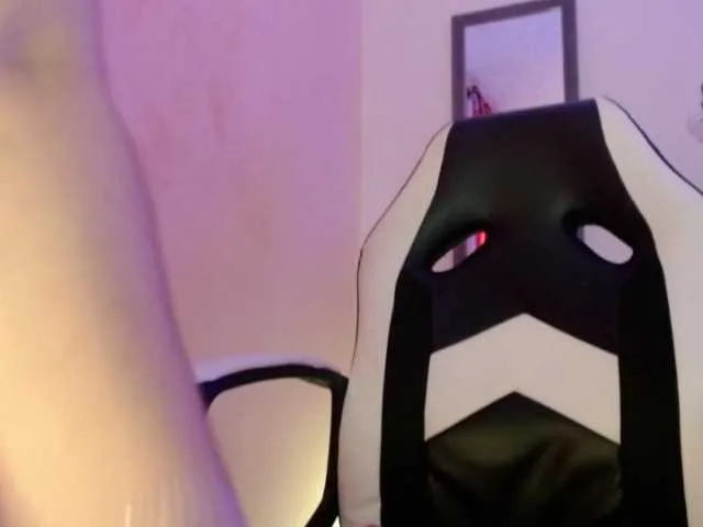 Live sex webcam photo for rousy-rhoades #272099538