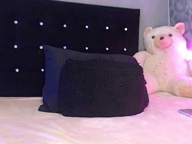 Live sex webcam photo for rouxe-lee #290377961