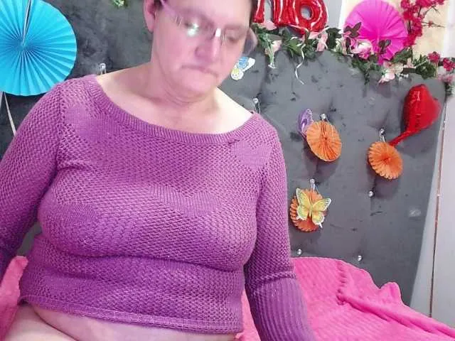 Live sex webcam photo for roxanamatu #274575135