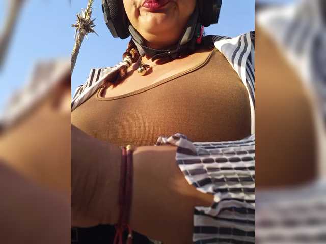 Live sex webcam photo for roxanamontero #290999594