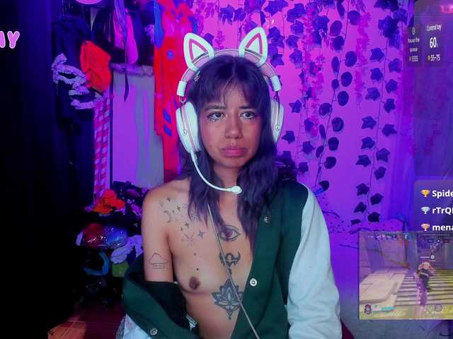 Live sex webcam photo for roxanbunny #291259907