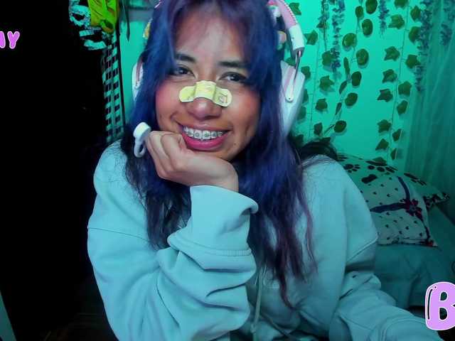 Live sex webcam photo for roxanbunny #291763922