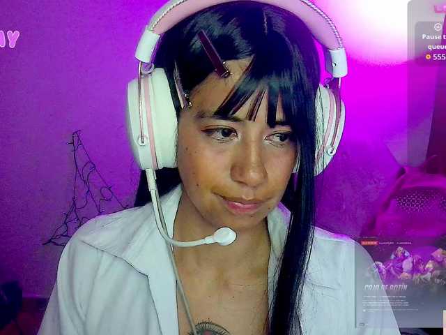 Live sex webcam photo for roxanbunny #292167383