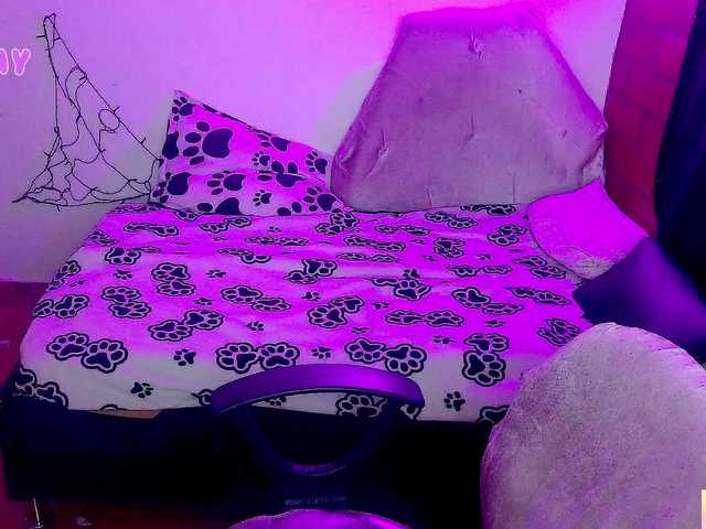 Live sex webcam photo for roxanbunny #292172275