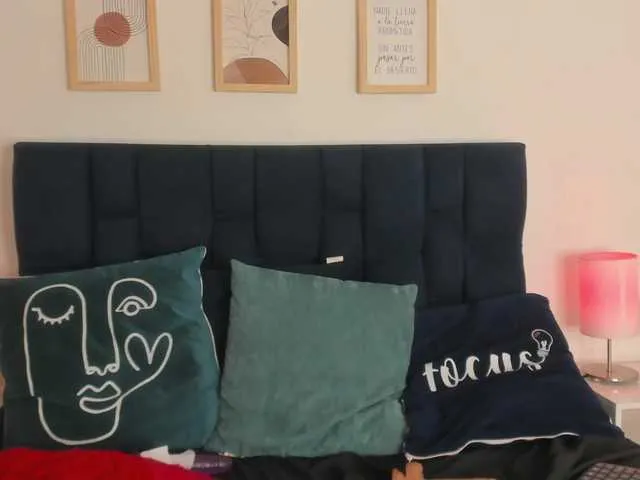 Live sex webcam photo for roxxy-mora #276032553