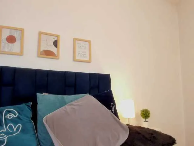 Live sex webcam photo for roxxy-mora #276167863