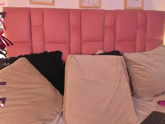 Live sex webcam photo for roxxy-mora #276436143