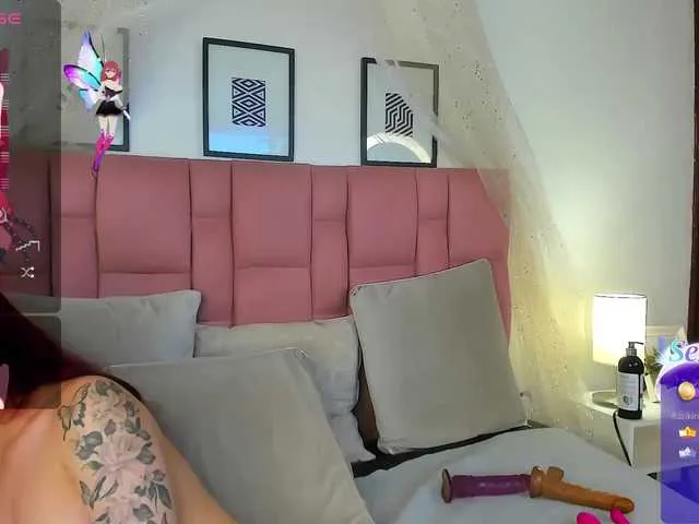 Live sex webcam photo for roxxy-mora #276770767