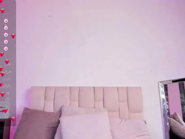 Live sex webcam photo for roxxy-mora #278143611