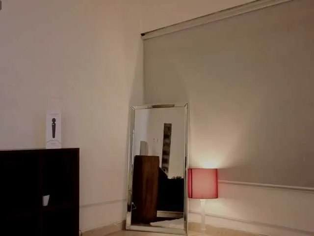 Live sex webcam photo for roxxy-mora #290948024