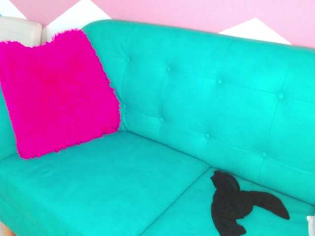 Live sex webcam photo for roxy-cooper #272168126