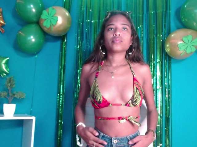 Live sex webcam photo for roxy-cooper #272777305