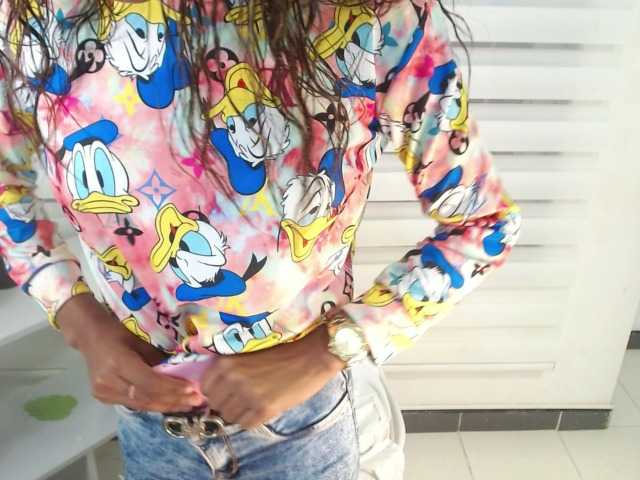 Live sex webcam photo for roxy-cooper #272990389