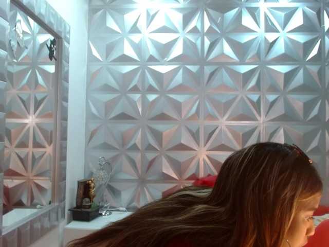 Live sex webcam photo for roxy-cooper #273206611