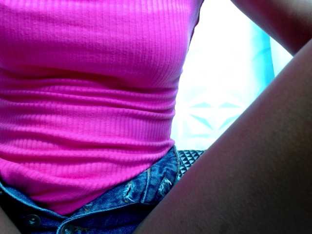 Live sex webcam photo for roxy-cooper #273538478