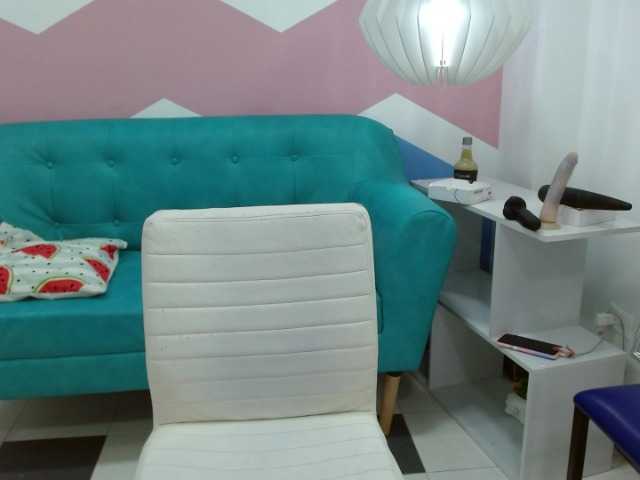 Live sex webcam photo for roxy-cooper #273682046