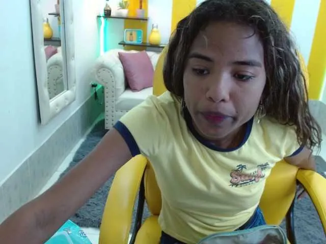 Live sex webcam photo for roxy-cooper #273942266