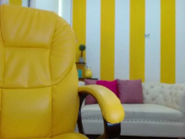 Live sex webcam photo for roxy-cooper #273994174