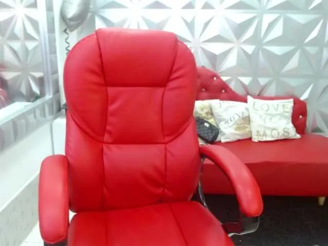 Live sex webcam photo for roxy-cooper #274058417