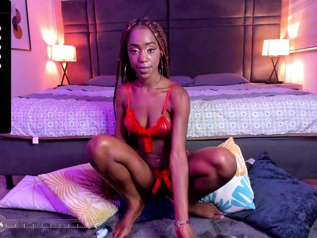 Live sex webcam photo for roxy-deville #277190827