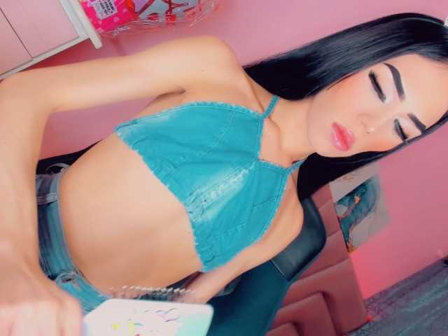 Live sex webcam photo for roxy-sexy21 #277822182