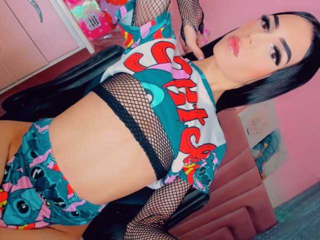 Live sex webcam photo for roxy-sexy21 #277823779