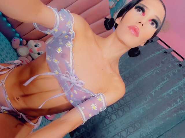 Live sex webcam photo for roxy-sexy21 #277831890