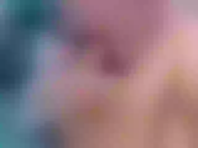 Live sex webcam photo for roxy-sexy21 #278179445