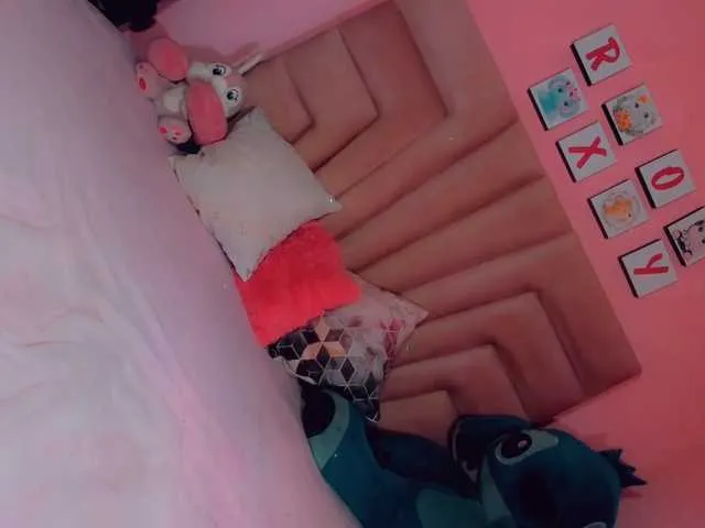 Live sex webcam photo for roxy-sexy21 #290964830