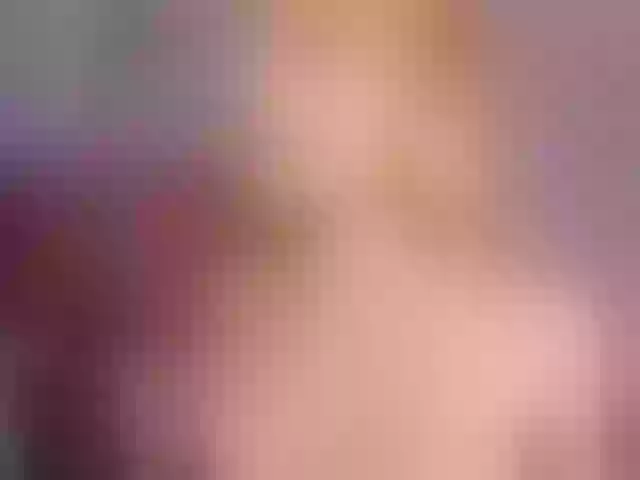 Live sex webcam photo for roxy-sexy21 #291184316