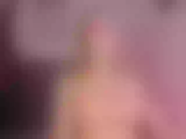 Live sex webcam photo for roxy-sexy21 #291462240