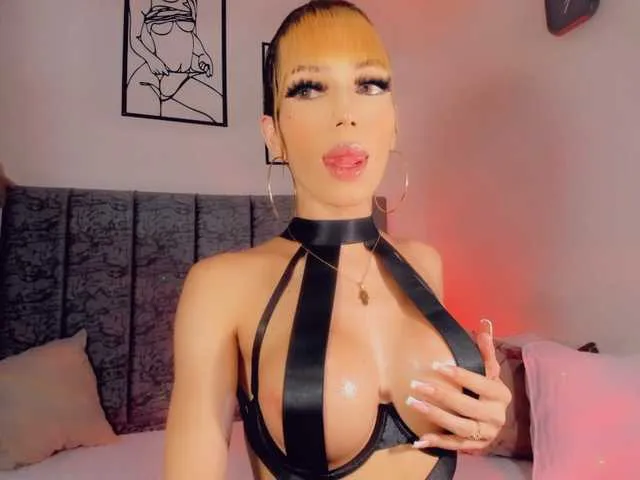 Live sex webcam photo for roxy-sexy21 #291494448