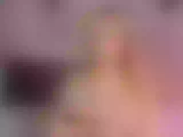 Live sex webcam photo for roxy-sexy21 #291548224
