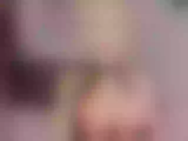 Live sex webcam photo for roxy-sexy21 #291662410