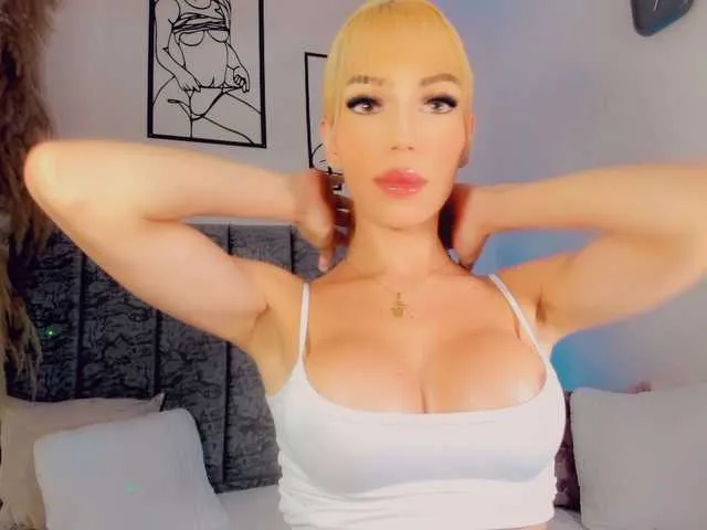Live sex webcam photo for roxy-sexy21 #291669373