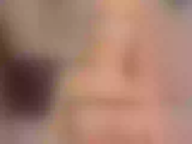 Live sex webcam photo for roxy-sexy21 #291686633