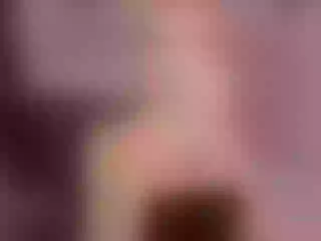 Live sex webcam photo for roxy-sexy21 #291873274