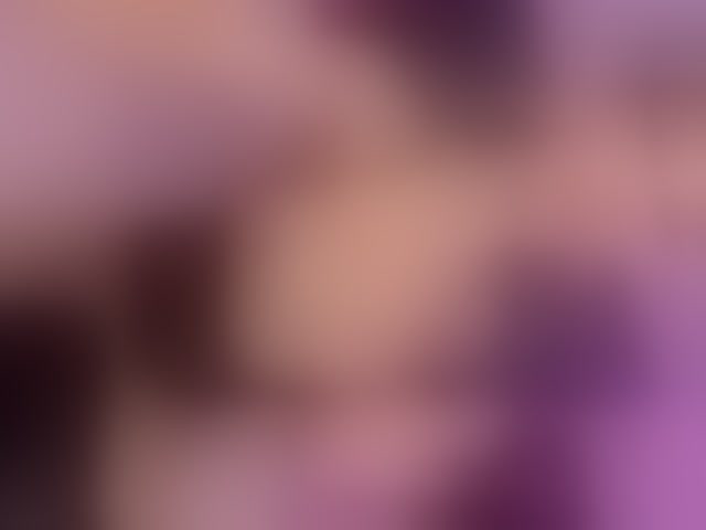 Live sex webcam photo for roxy-sexy21 #294120877