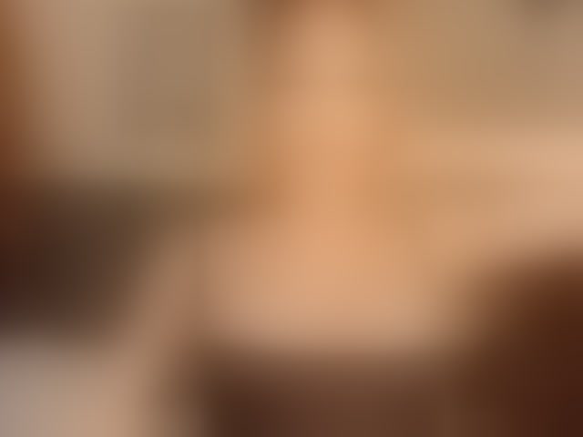 Live sex webcam photo for roxy-sexy21 #294295002