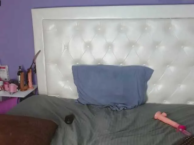 Live sex webcam photo for roxy-spicy #277133488