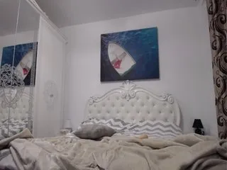 Live sex webcam photo for roxy4u #208856460