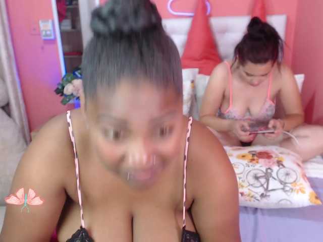 Live sex webcam photo for roxyandcloe #273903620