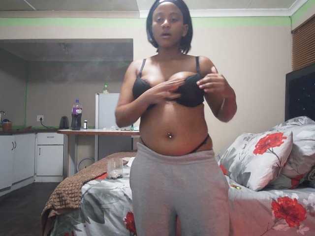 Live sex webcam photo for roxybabe0501 #291280042